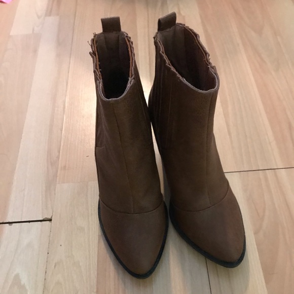 Ankle Boots - Picture 2 of 7